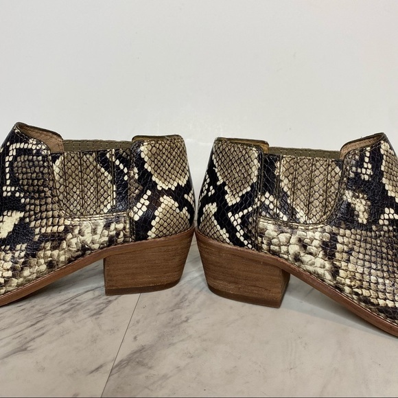 New! Madewell Sonia Low Chelsea Snake Embossed Leather Bootie 6 - Picture 7 of 12